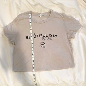 Whitney Simmons Cream Cropped Tee Women’s Size Small